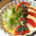 Akabee - モッツァレアチーズとトマトの温製カプレーゼ