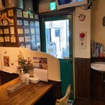 ポン・ド・リゼール  - 店内（座席より右まわり）➡︎