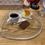 ポン・ド・リゼール  - 結★フランス風大人のお子様ランチ（880円税込）★デザート2種、コーヒー('ω')ノ