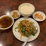 興口福 - 豚肉とピーマン炒め880円