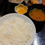 Ichinomiya Gurume Yokochou - ご飯大盛と小鉢のおかず
