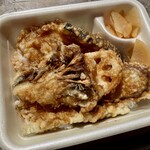 天丼てんや - 「野菜天丼弁当」580円也。税込。