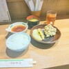 天ぷら八兵衛 - 料理写真:天ぷら定食(¥700)①
<たまねぎ、まいたけ>