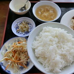 Shinyou Hanten - ご飯・サラダ・スープ・杏仁・搾菜