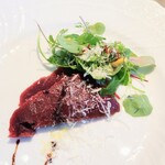 La Brianza - カメノコブレザオラ。赤身肉希少部位の自家製生ハム、やわらか程よく噛みごたえ、ジュワリ旨み。ずっと噛んでいたいくらいだわ〜♪