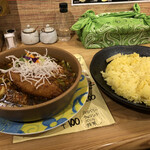 マジックスパイス - ポーク角煮フィッシュフライトッピング(ソトアヤム)虚空100ライス大盛