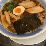 くいどころ里味 - 醤油ラーメン。