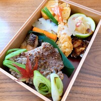 つきじ治作 - ごちそう箱4000円(税込)