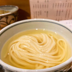 うどん処 重己 - この澄んだ出汁、たまらん(*´Д｀*)