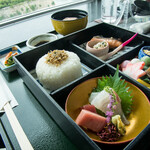 Nihon Ryouri Juraku An - 松花堂弁当（2,200円）