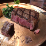 ステーキハウス キッチンリボン - 厚い。