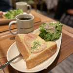 NEW YORKER'S Cafe - モーニングのハムチーズトーストセット 560円