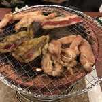 Shichirin Yakiniku Anan - 肉を焼き焼き