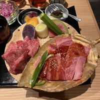 純和牛焼肉 無限亭。 - 並＝肩ロース、リブロース、外もも