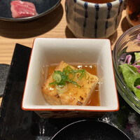 純和牛焼肉 無限亭。 - 小鉢1品は餡掛け焼き豆腐
