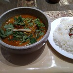 SPICE - 豚肉とパクチーのスパイス感強いスープカレー　1080円