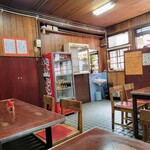 鍋焼うどん アサヒ - 店内も昔の食堂