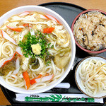 入船うどん 入船家 - 新潟うどん（大盛り）＆ 炊き込みご飯