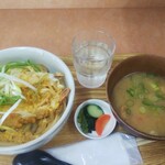 小さな食堂 ヒロ - 海老玉子とじ丼 (税込)500円 (2021.09.24)