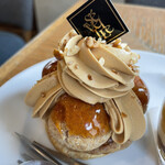 パティスリー・パリセヴェイユ - サントノーレ。最高。パリパリとサクサクと、甘い、にがい。