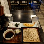 Soba Dokoro Oonoya - 天もり、1,050円。