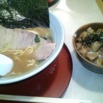 横浜家系ラーメン　松栄堂 - 