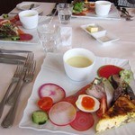 メゾン ドゥ アッシュ - 前菜＋ミニスープ