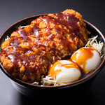 Katsudon Yoshibei - ソースかつ丼並盛玉子2個