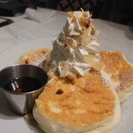 ロコズダイナー - ナッツ&ホイップのパンケーキ♥