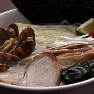 We offer seasonal Ramen using seasonal fish!