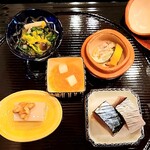 馬車道 大かわ - 柿の器に柿白あえ