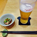 天ぷら処 こさか - 生ビール（ふた口飲みました） ＆ お通し（カワハギ肝ポン酢）（２０１２年１１月）