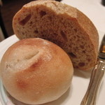 【２度目】 パン（メインの前にまた１個追加してくれました）( ´∀｀)♪