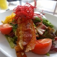 37 Steakhouse & Bar - BLTとアボガドのサラダ