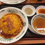 日高屋 - 天津飯、スープ