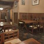 Unagi Sakuraya - 歴史感じる一階店内