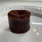 パティスリー・パリセヴェイユ - パティスリーパリセヴェイユのフォンダンショコラ。500円。