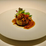 ラ クレリエール - ジェリンヌ・ド・ラカンとオマールエビのヴォローヴァン。