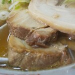 竹林 - 肉厚なチャーシューが6枚も。食べ応えあり！