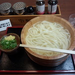 鶴丸製麺　 - 釜揚げうどん大盛３８０円