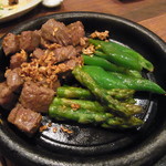 よし田 - 和牛のサイコロニンニクステーキ