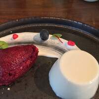 MAKIBI - ブルーベリージェラートとパンナコッタ