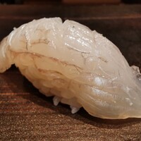 渋谷 鮨 まつもと - 平目の昆布締め