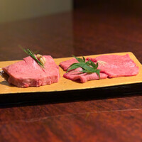 黒毛和牛焼肉 虎斑 北新地店 - タン2種