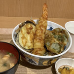 海鮮丼・天ぷら 博多 喜水丸 - 天丼と味噌汁と漬物付き！【605円】