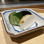 温石 - 長芋と水茄子の香物，漬物も当たり前に美味しゅうございます！コレだけでも御飯が進む絶妙の仕上がりで盛りつけも抜かり無く美しい！