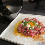 焼肉 神宮 - 特選和牛ローストユッケ　〜肉の美味しさと長芋食感！〜