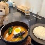 ダッチオーブン - チキン野菜スープカレー