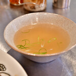 Raindrop - 【沢山のお野菜と豚肉の混ぜご飯@税込900円＋パクチー増@税込150円】スープ