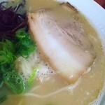 タンメン専門店 満菜 - 叉焼を( ´θ｀)